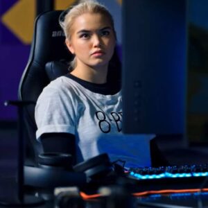 Paris Berelc 1UP Movie Vivian Lee 8-BITS T-Shirt