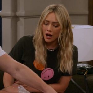 Hilary Duff How I Met Your Father Season 2 Sophie Smiley Warped T-Shirt