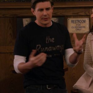 Christopher Lowell How I Met Your Father Season 2 Jesse The Runaways Joan Jett T-Shirt