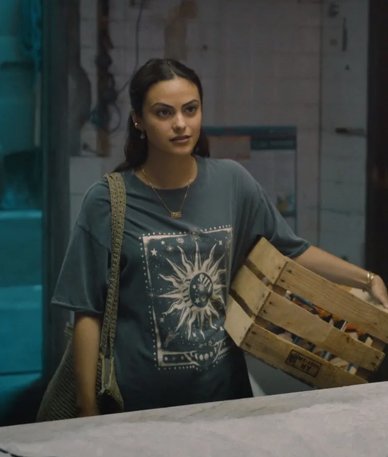 Música Camila Mendes Moon Graphic Tee
