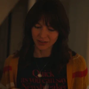 The Girls on the Bus Sadie Quick as you can say Newsbreaker Shirt