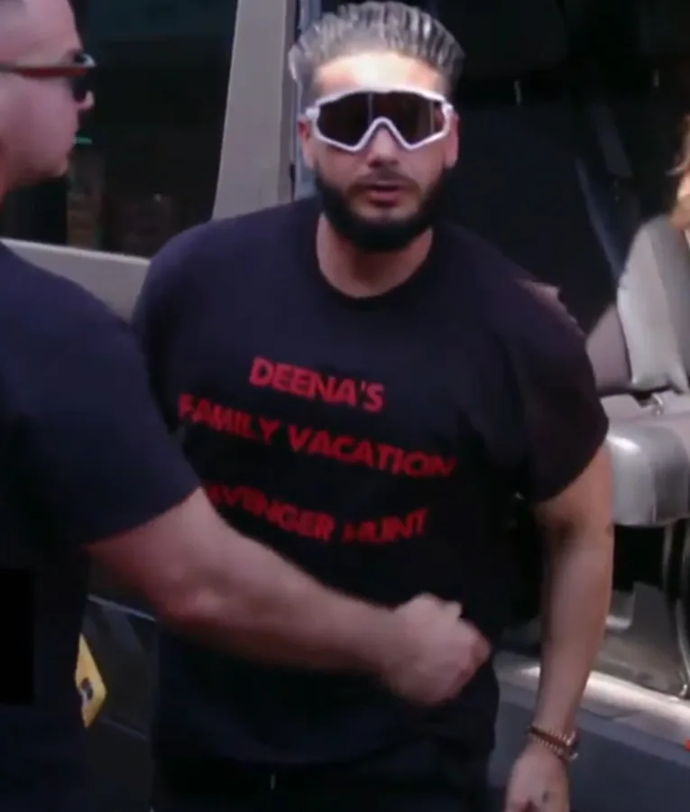 Deena’s Family Vacation Scavenger Hunt T-Shirt