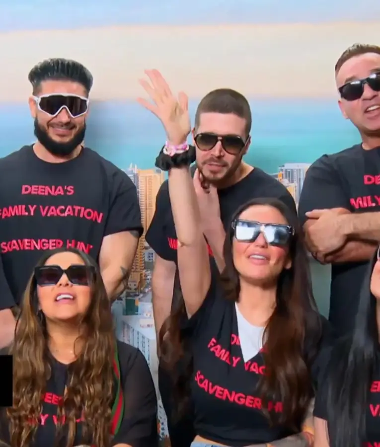 Jersey Shore Family Vacation Deena’s Family Vacation Scavenger Hunt T-Shirt