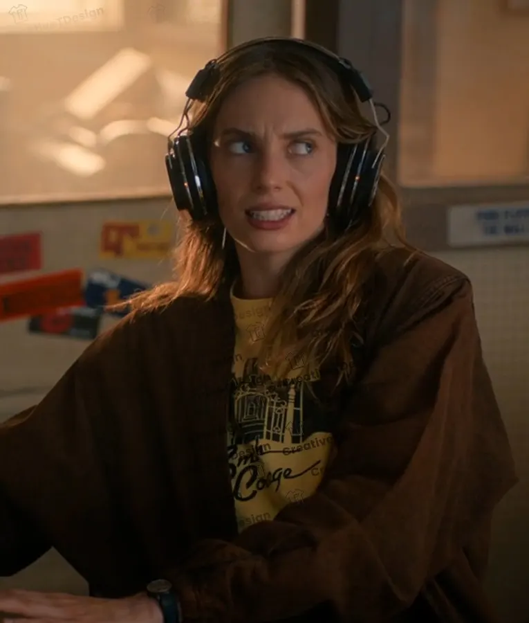 Stranger Things Maya Hawke Smith College T-Shirt