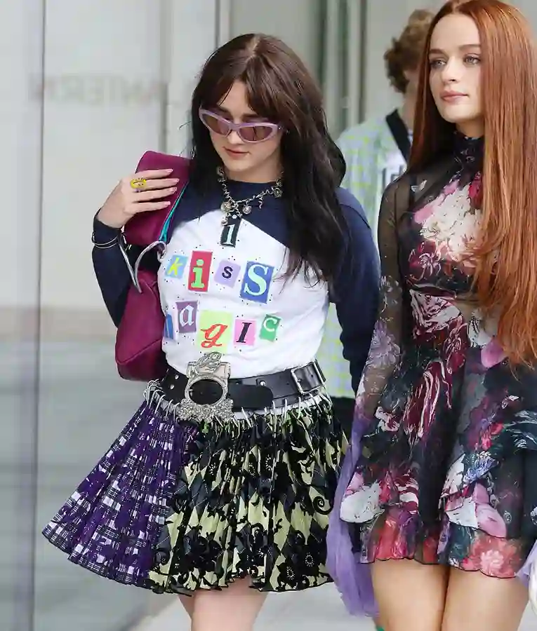 I Kiss Magic Sweatshirt Maisie Williams